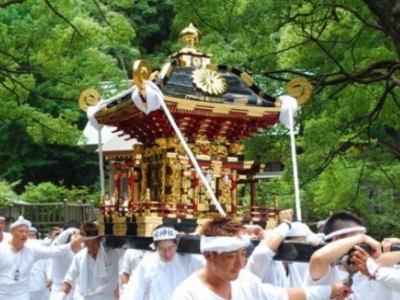 安房神社例大祭の神輿