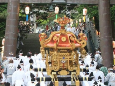 函館八幡宮例祭の神輿